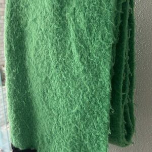Uterque green oversized scarf